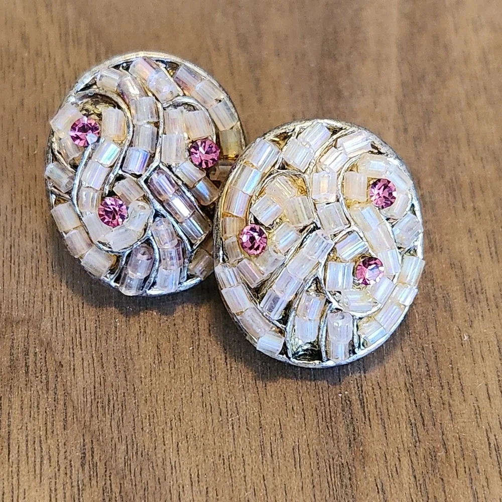 Vintage Iridescent Beaded Pink Rhinestone Oval Stud Earrings Silver‎ Tone 0.75